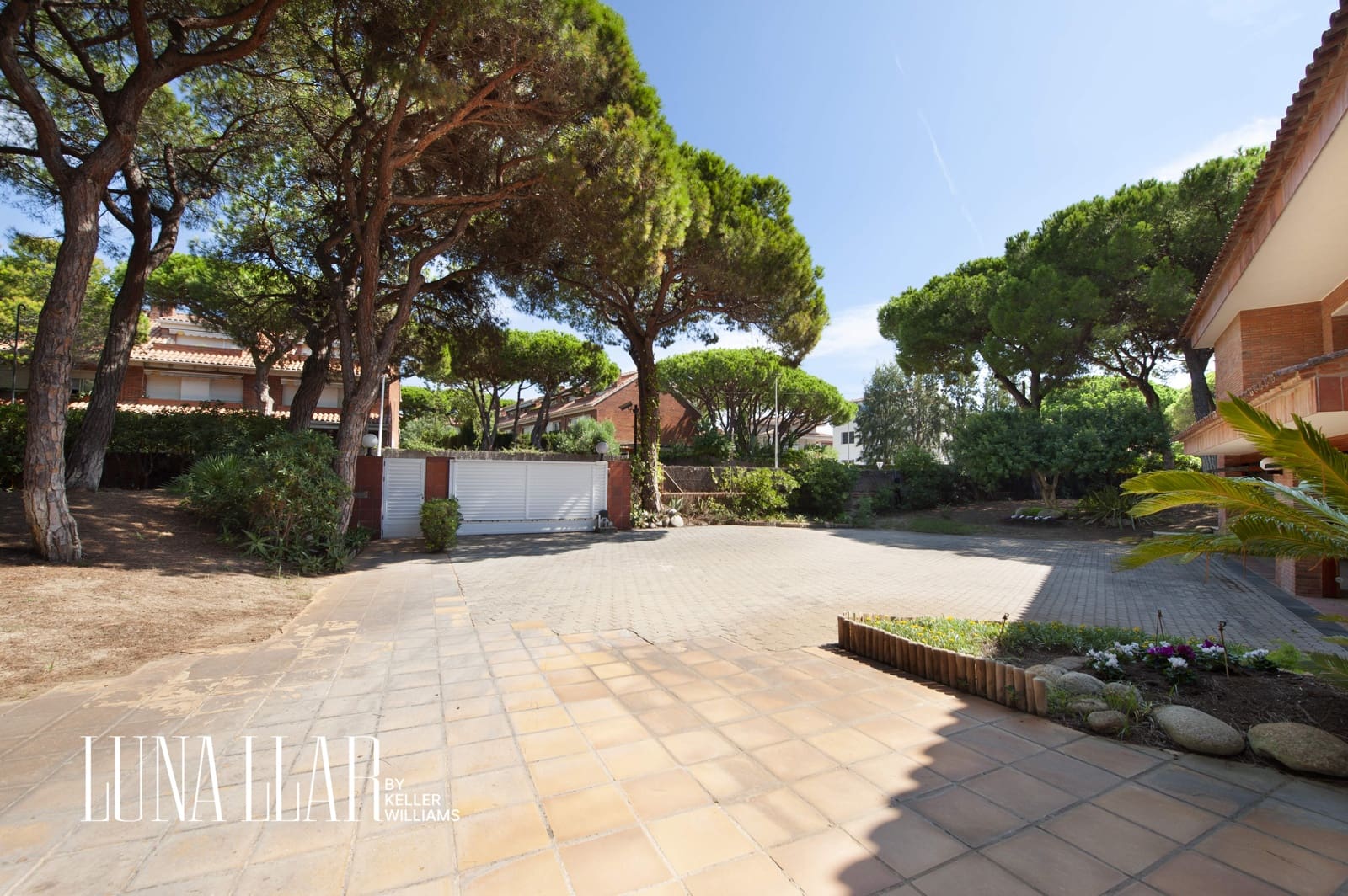 6 soveværelse Villa til salg i Gava med swimmingpool - € 6.000.000 (Ref: 8921630)