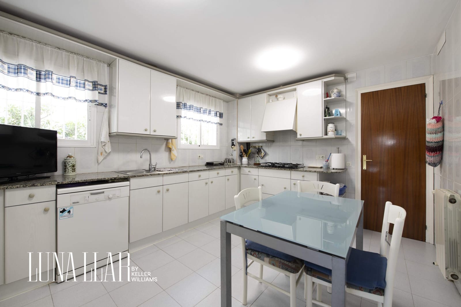 5 soveværelse Villa til salg i Castelldefels med swimmingpool garage - € 1.660.000 (Ref: 8921632)