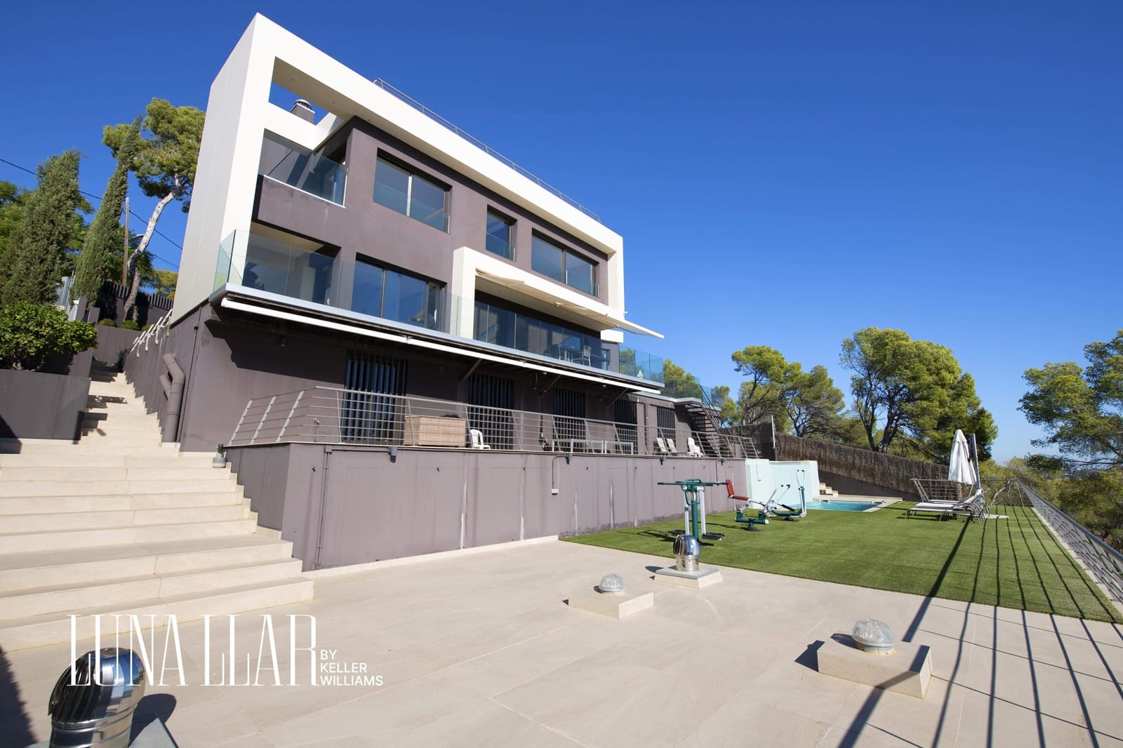 10 soveværelse Villa til salg i Castelldefels med swimmingpool - € 7.900.000 (Ref: 8921635)
