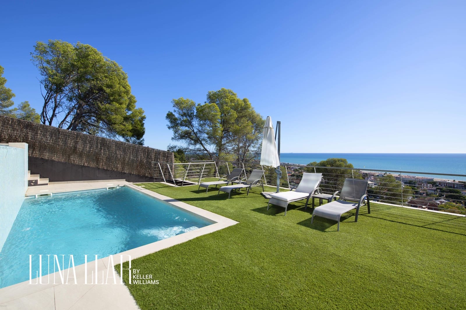 10 soveværelse Villa til salg i Castelldefels med swimmingpool - € 7.900.000 (Ref: 8921635)