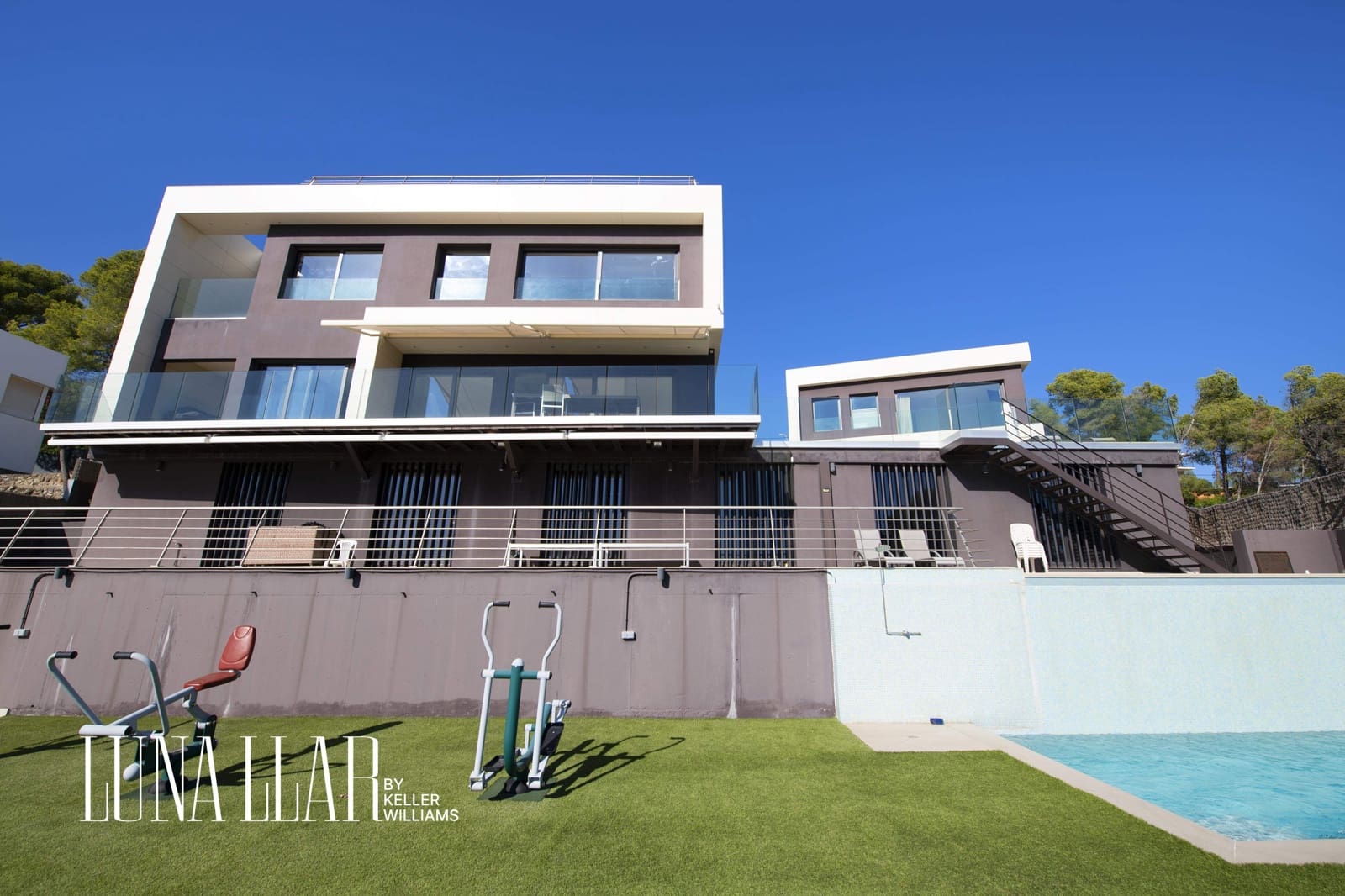 10 soveværelse Villa til salg i Castelldefels med swimmingpool - € 7.900.000 (Ref: 8921635)