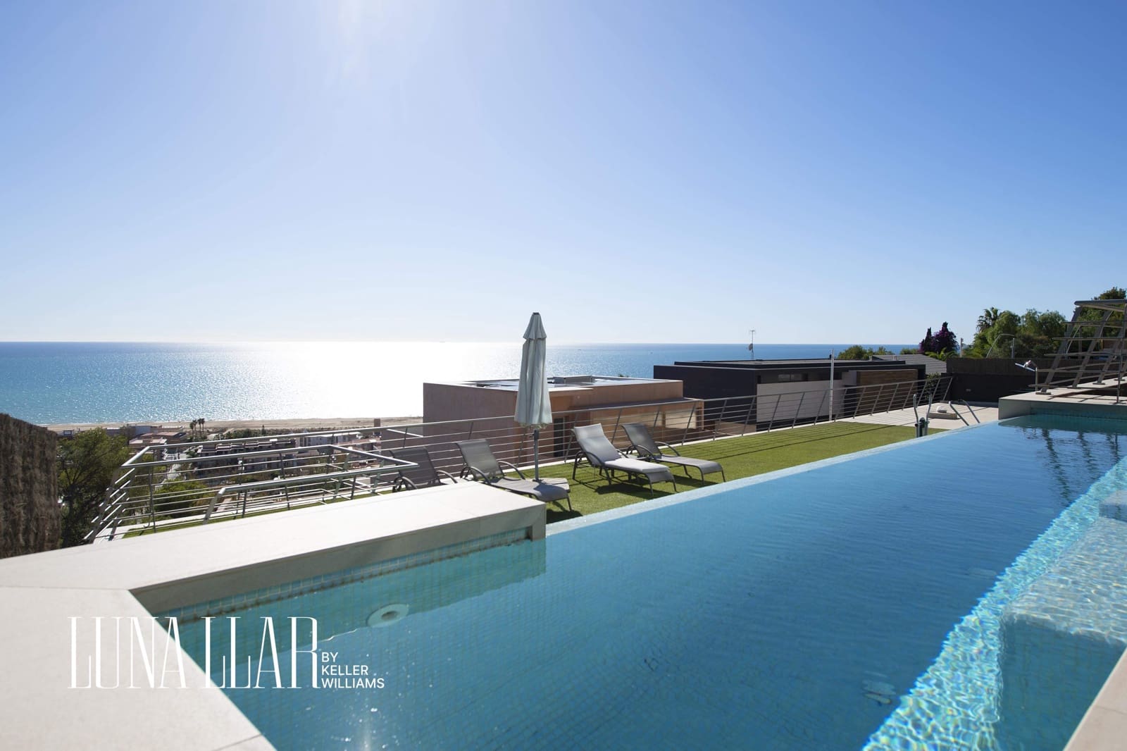 10 soveværelse Villa til salg i Castelldefels med swimmingpool - € 7.900.000 (Ref: 8921635)