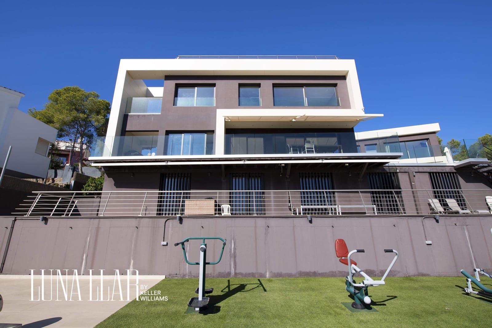 10 soveværelse Villa til salg i Castelldefels med swimmingpool - € 7.900.000 (Ref: 8921635)