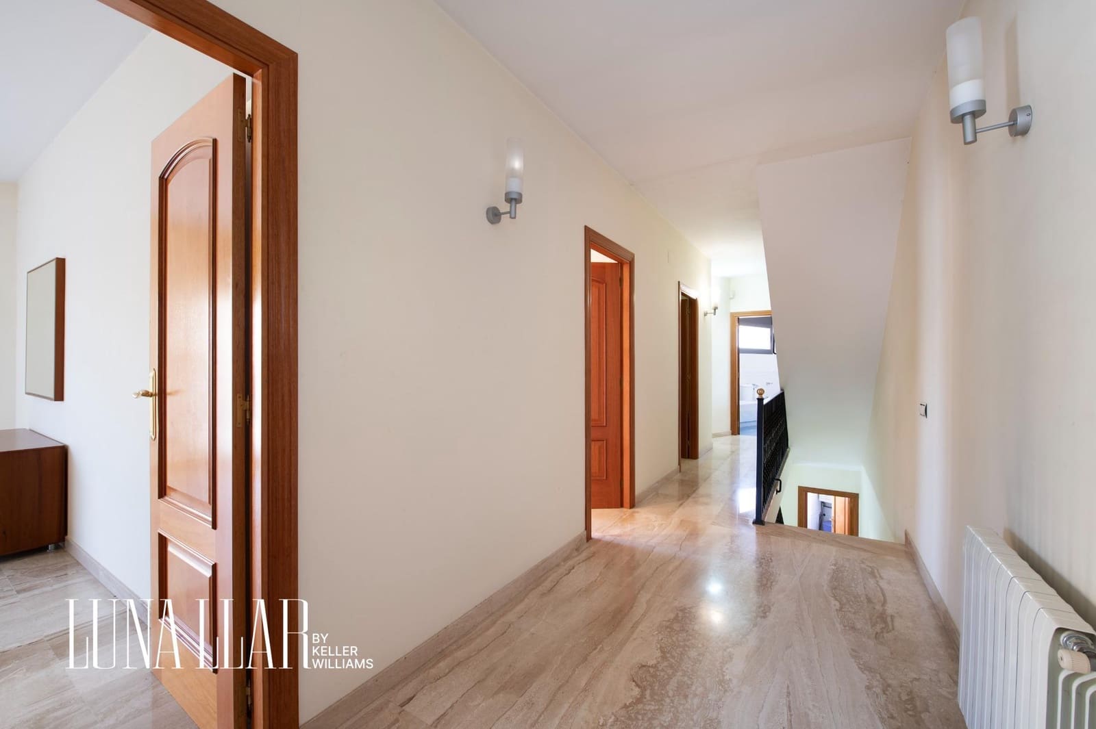 5 soverom Villa til salgs i Gava med garasje - € 589 000 (Ref: 8921636)