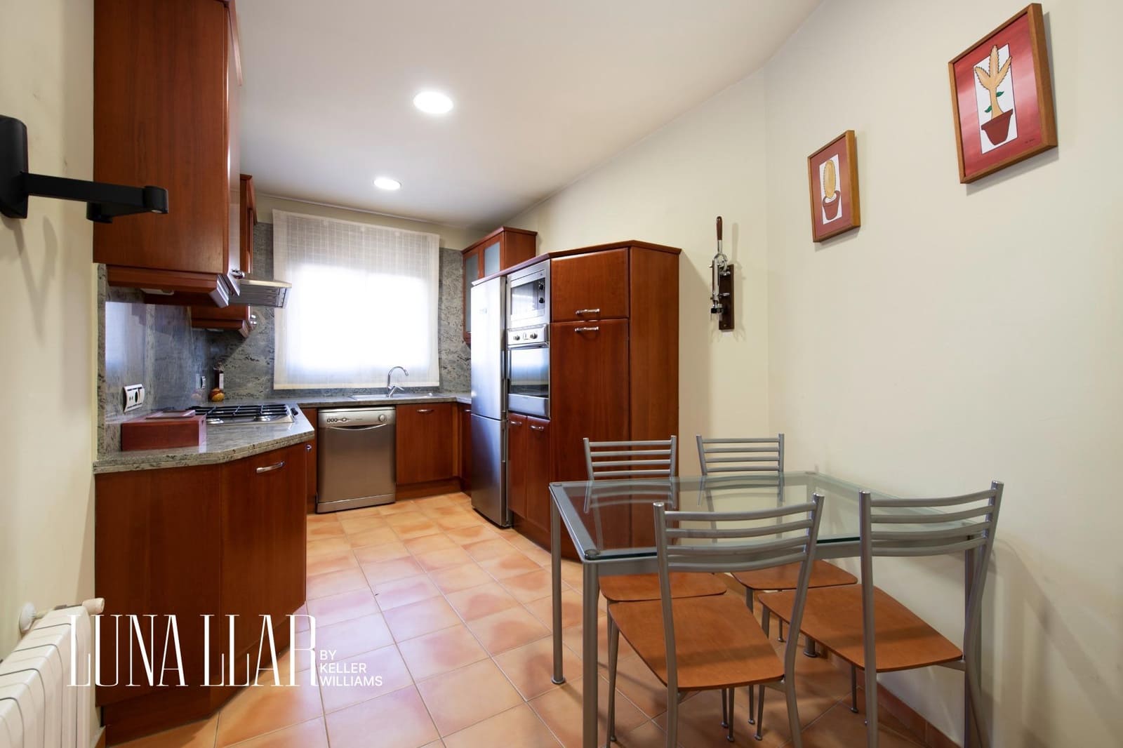 5 soverom Villa til salgs i Gava med garasje - € 589 000 (Ref: 8921636)