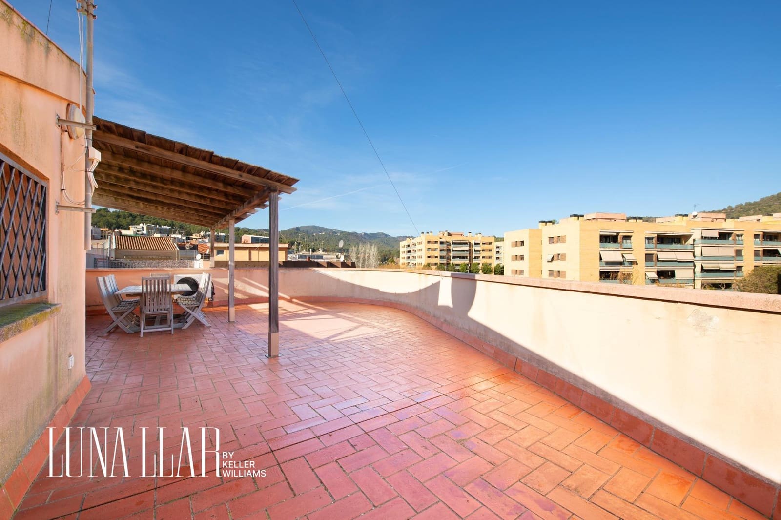 5 soverom Villa til salgs i Gava med garasje - € 589 000 (Ref: 8921636)