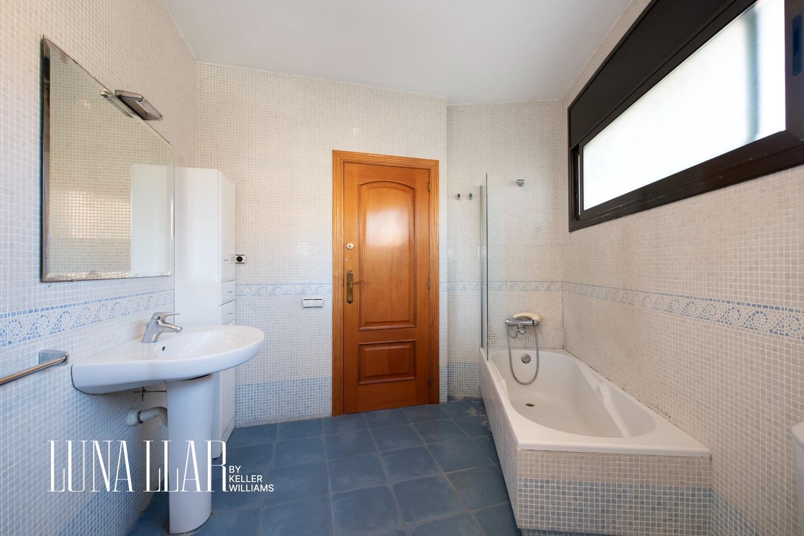 5 soverom Villa til salgs i Gava med garasje - € 589 000 (Ref: 8921636)