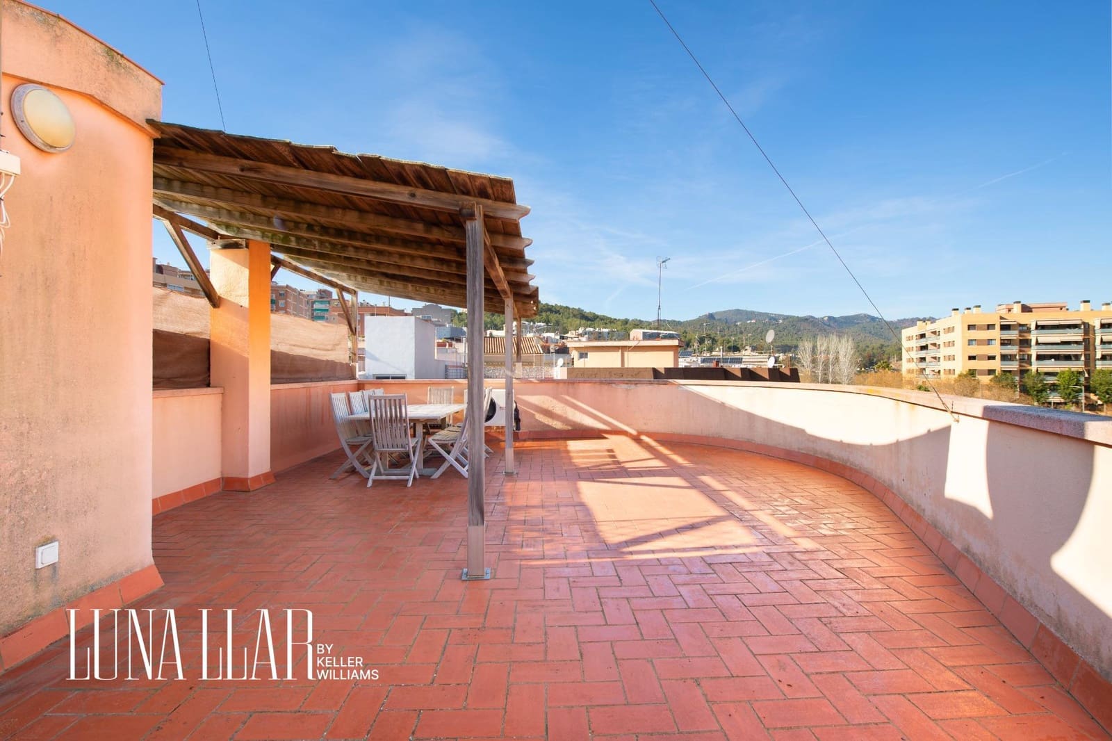 5 soverom Villa til salgs i Gava med garasje - € 589 000 (Ref: 8921636)