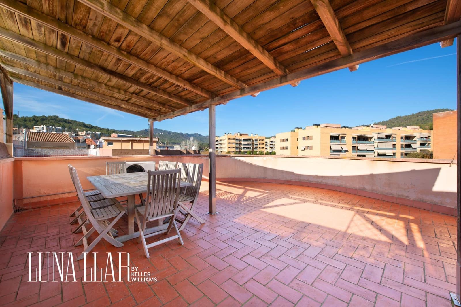 5 soverom Villa til salgs i Gava med garasje - € 589 000 (Ref: 8921636)