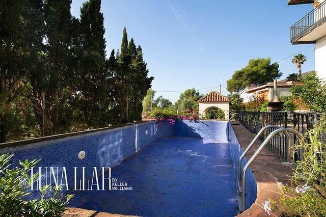 4 bedroom Villa for sale in Castelldefels with garage - € 1,095,000 (Ref: 8921641)