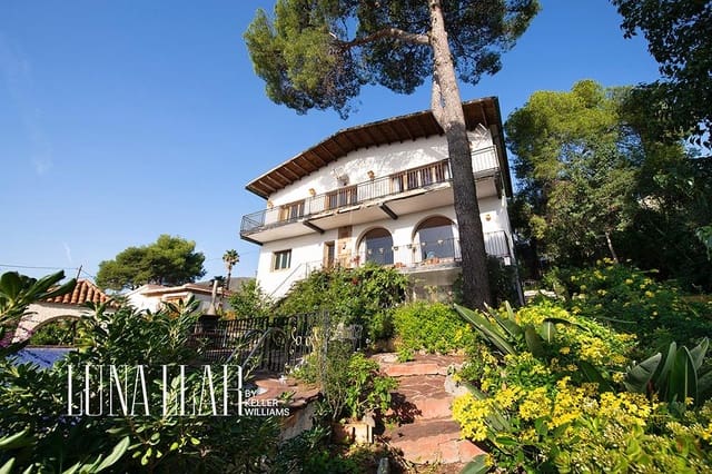 4 bedroom Villa for sale in Castelldefels with garage - € 1,095,000 (Ref: 8921641)