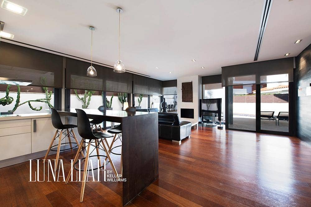 4 soveværelse Villa til salg i Castelldefels med swimmingpool - € 1.395.000 (Ref: 8921649)