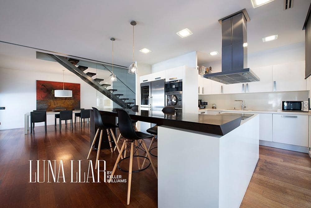 4 soveværelse Villa til salg i Castelldefels med swimmingpool - € 1.395.000 (Ref: 8921649)