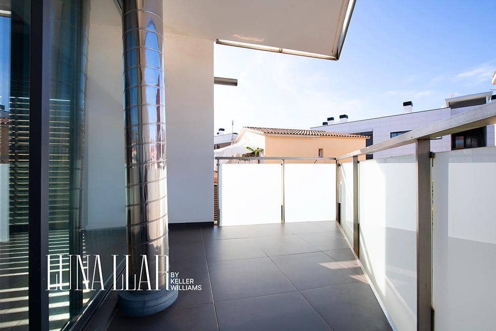 4 soveværelse Villa til salg i Castelldefels med swimmingpool - € 1.395.000 (Ref: 8921649)