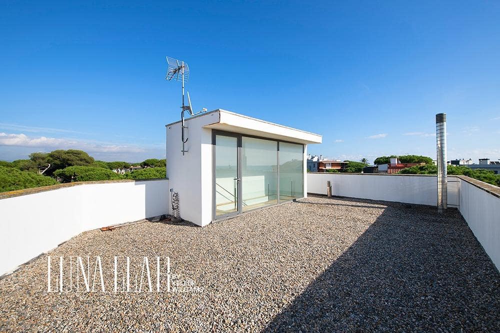 4 soveværelse Villa til salg i Castelldefels med swimmingpool - € 1.395.000 (Ref: 8921649)