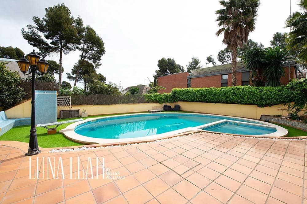 5 soveværelse Villa til salg i Castelldefels med swimmingpool garage - € 1.295.000 (Ref: 8954282)
