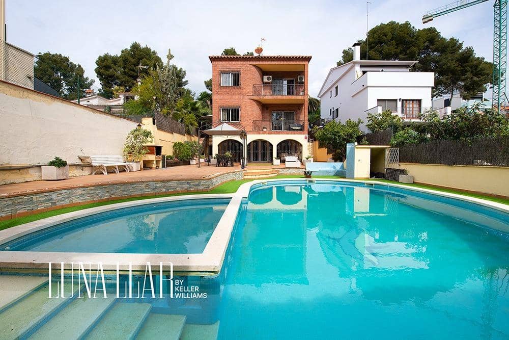 5 soveværelse Villa til salg i Castelldefels med swimmingpool garage - € 1.295.000 (Ref: 8954282)