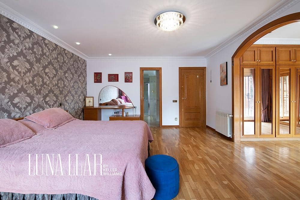 5 soveværelse Villa til salg i Castelldefels med swimmingpool garage - € 1.295.000 (Ref: 8954282)