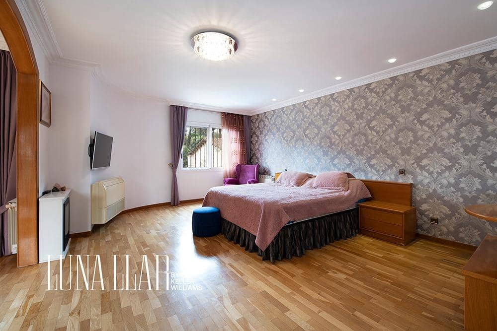 5 soveværelse Villa til salg i Castelldefels med swimmingpool garage - € 1.295.000 (Ref: 8954282)