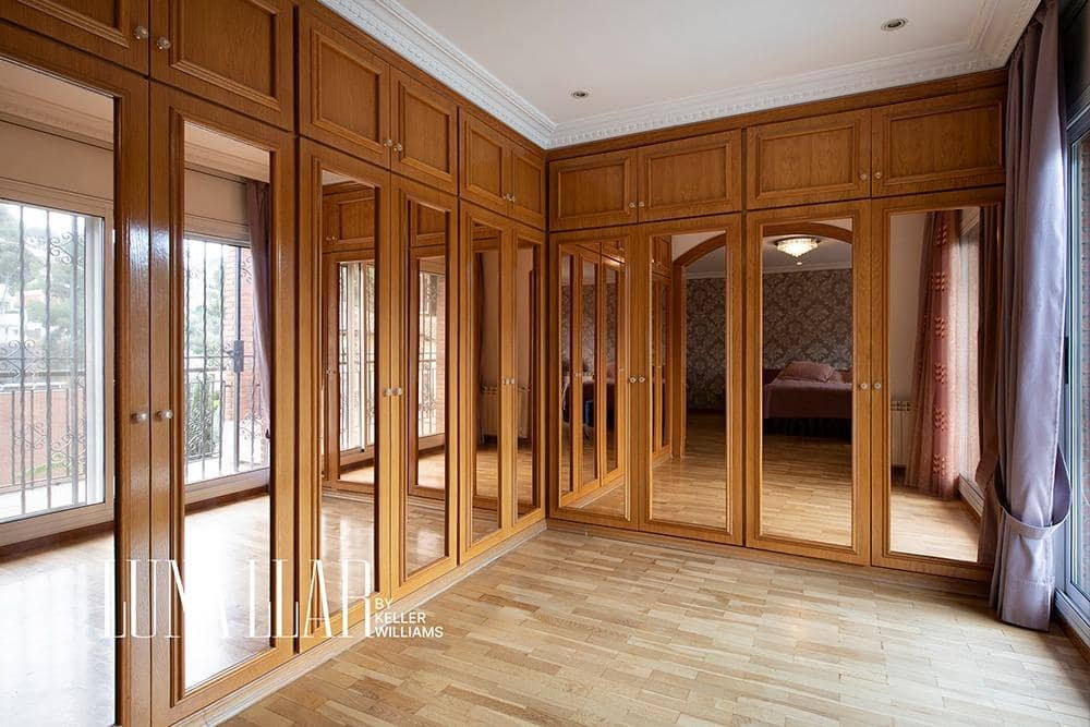 5 soveværelse Villa til salg i Castelldefels med swimmingpool garage - € 1.295.000 (Ref: 8954282)