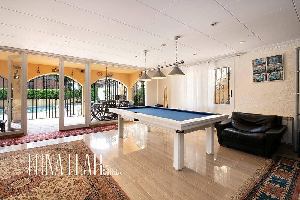 5 soveværelse Villa til salg i Castelldefels med swimmingpool garage - € 1.295.000 (Ref: 8954282)