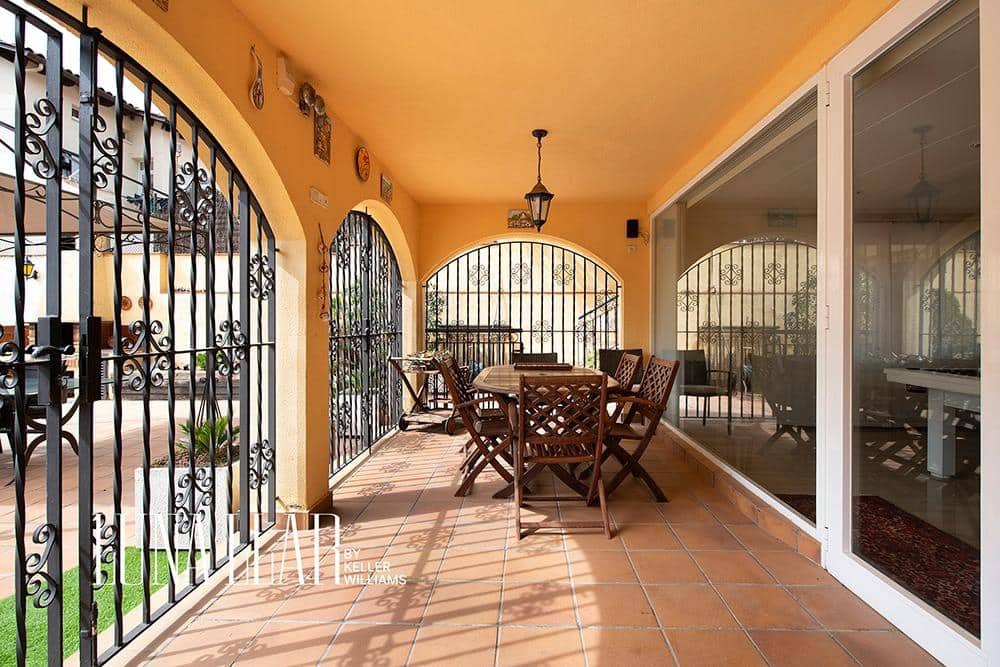 5 soveværelse Villa til salg i Castelldefels med swimmingpool garage - € 1.295.000 (Ref: 8954282)