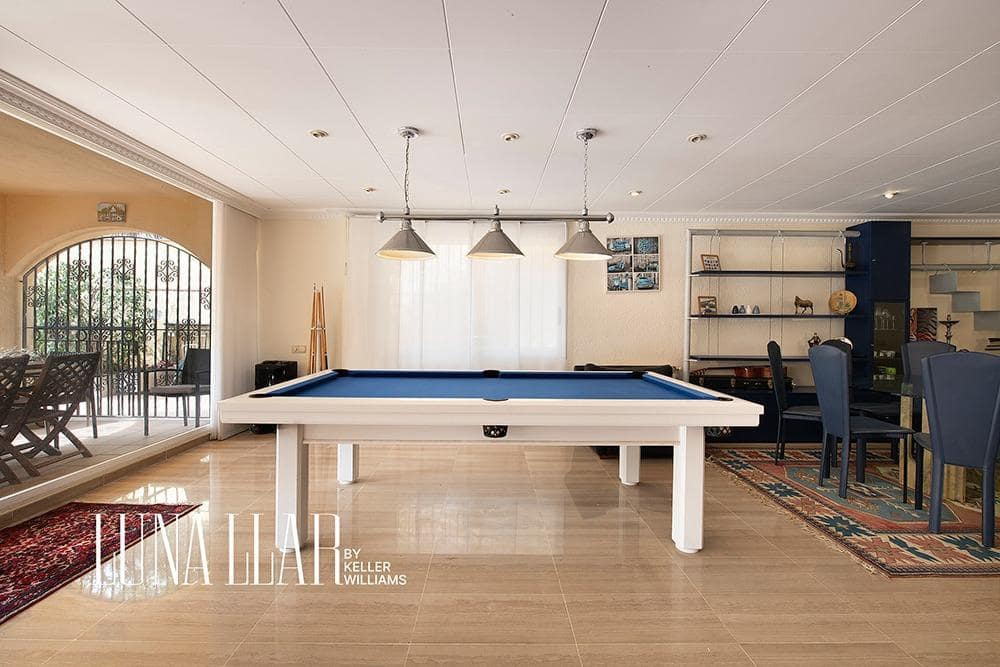 5 soveværelse Villa til salg i Castelldefels med swimmingpool garage - € 1.295.000 (Ref: 8954282)