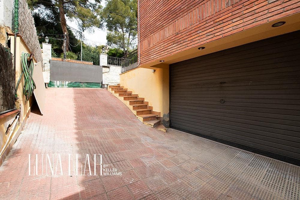 5 soveværelse Villa til salg i Castelldefels med swimmingpool garage - € 1.295.000 (Ref: 8954282)