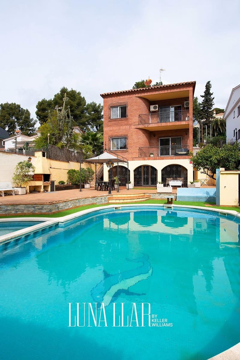 5 soveværelse Villa til salg i Castelldefels med swimmingpool garage - € 1.295.000 (Ref: 8954282)