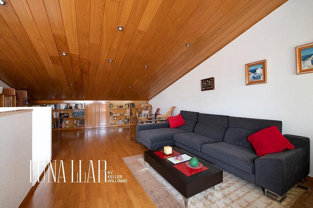 3 bedroom Townhouse for sale in Gava with garage - € 850,000 (Ref: 8982427)