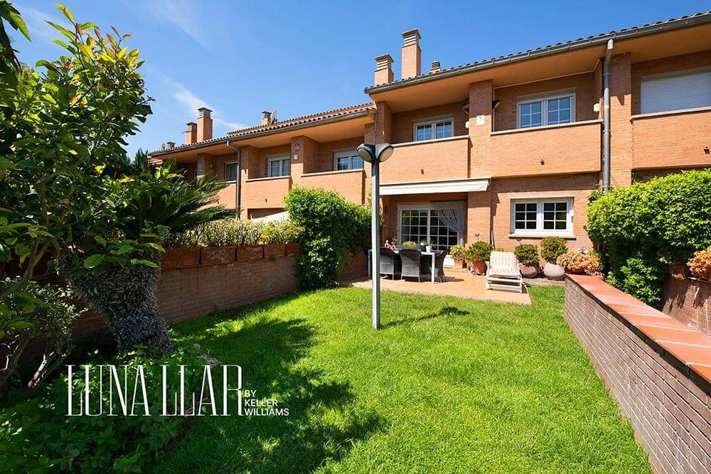 5 soveværelse Semi-Rækkehus til salg i Sant Just Desvern med swimmingpool - € 1.290.000 (Ref: 8986038)