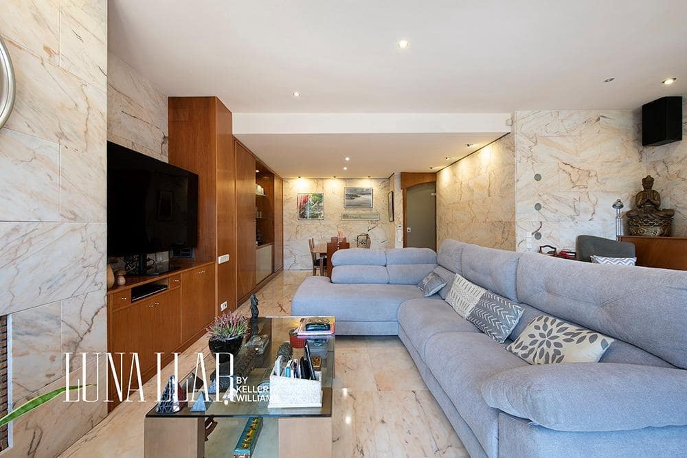 5 soveværelse Semi-Rækkehus til salg i Sant Just Desvern med swimmingpool - € 1.290.000 (Ref: 8986038)