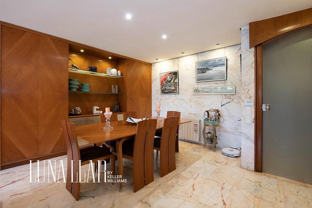 5 soveværelse Semi-Rækkehus til salg i Sant Just Desvern med swimmingpool - € 1.290.000 (Ref: 8986038)