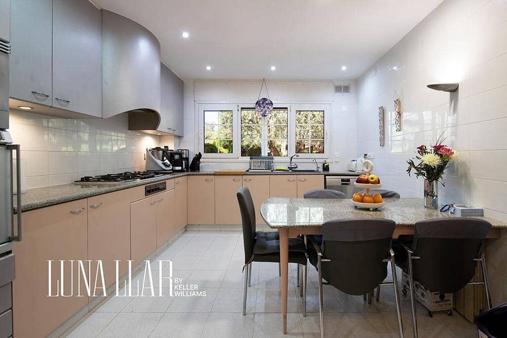 5 soveværelse Semi-Rækkehus til salg i Sant Just Desvern med swimmingpool - € 1.290.000 (Ref: 8986038)