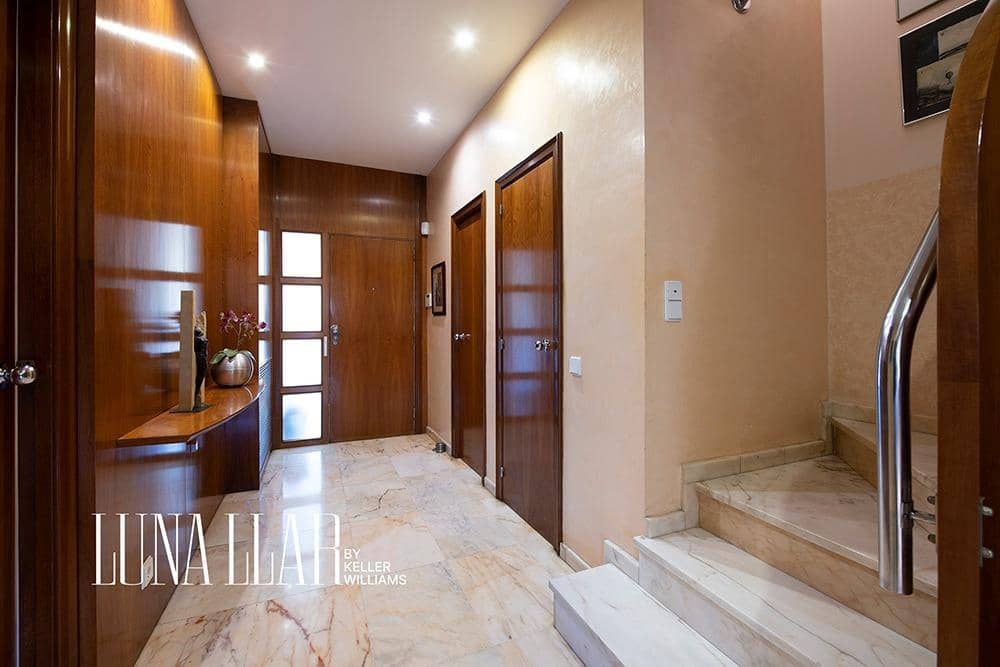 5 soveværelse Semi-Rækkehus til salg i Sant Just Desvern med swimmingpool - € 1.290.000 (Ref: 8986038)