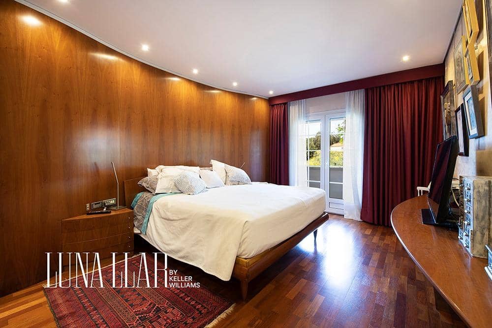 5 soveværelse Semi-Rækkehus til salg i Sant Just Desvern med swimmingpool - € 1.290.000 (Ref: 8986038)