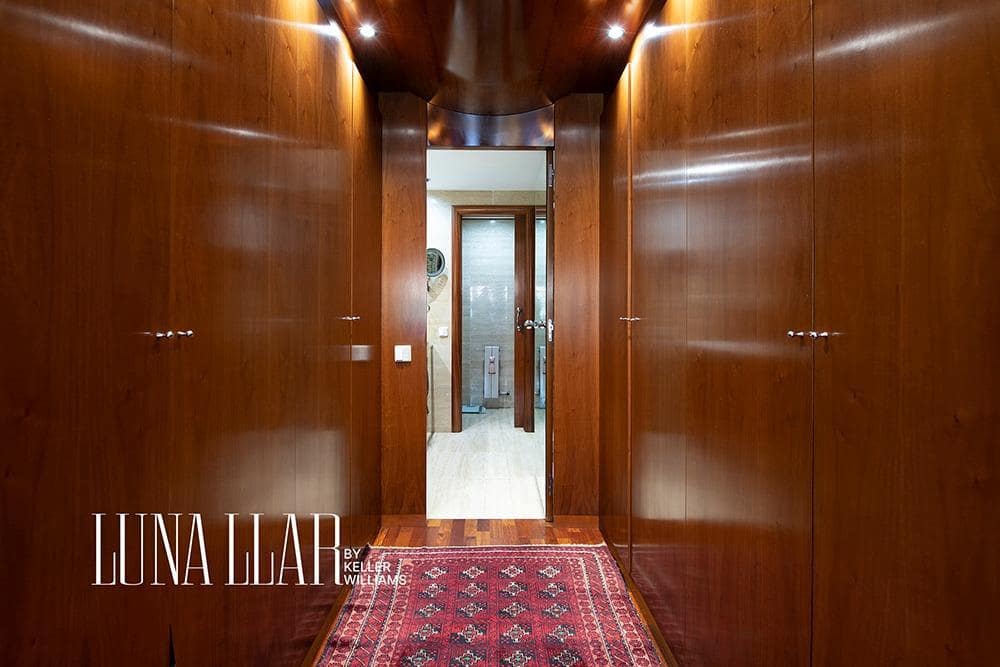 5 soveværelse Semi-Rækkehus til salg i Sant Just Desvern med swimmingpool - € 1.290.000 (Ref: 8986038)