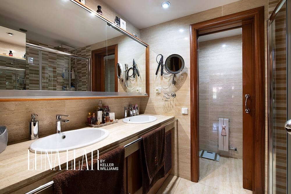 5 soveværelse Semi-Rækkehus til salg i Sant Just Desvern med swimmingpool - € 1.290.000 (Ref: 8986038)