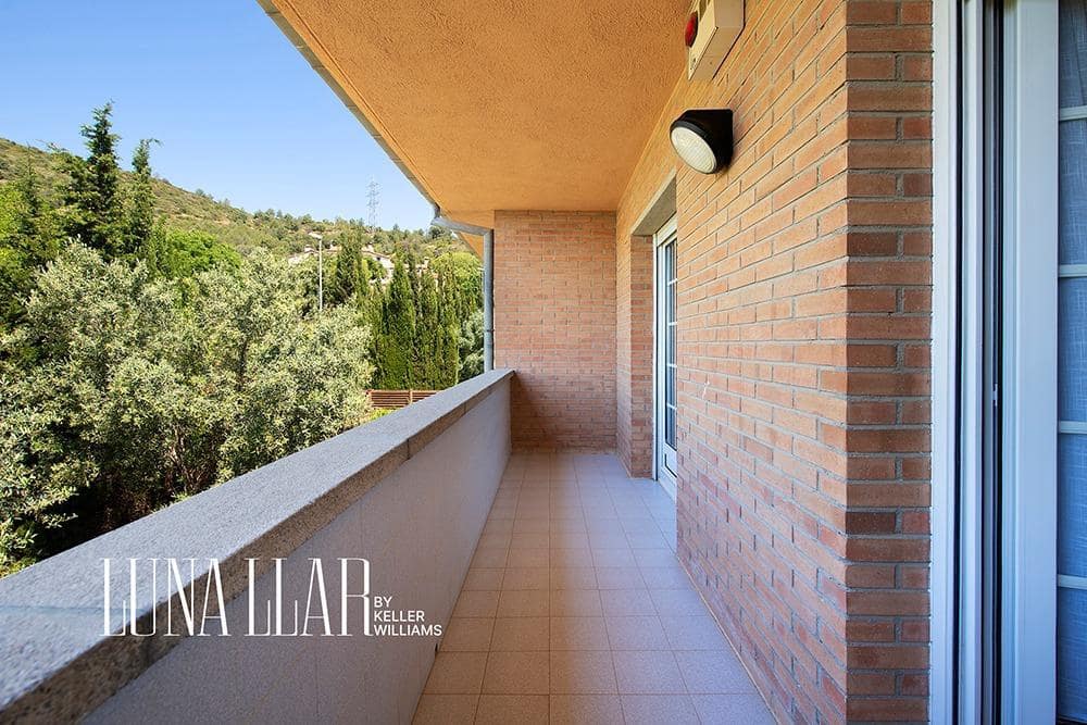 5 soveværelse Semi-Rækkehus til salg i Sant Just Desvern med swimmingpool - € 1.290.000 (Ref: 8986038)