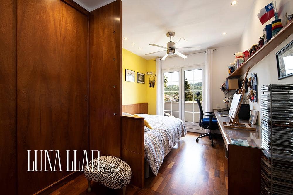 5 soveværelse Semi-Rækkehus til salg i Sant Just Desvern med swimmingpool - € 1.290.000 (Ref: 8986038)