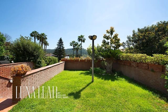 5 sypialnia Dom blizniak na sprzedaż w Sant Just Desvern z basenem - 1 290 000 € (Ref: 8986038)