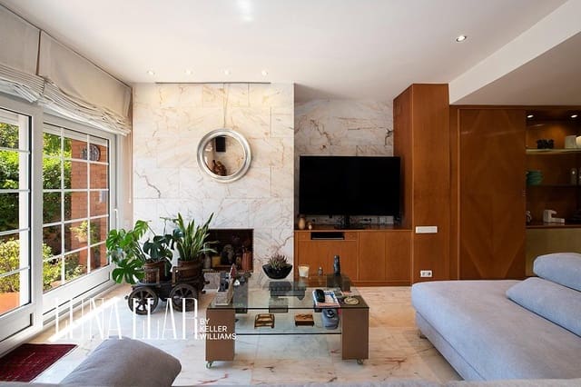 5 sypialnia Dom blizniak na sprzedaż w Sant Just Desvern z basenem - 1 290 000 € (Ref: 8986038)