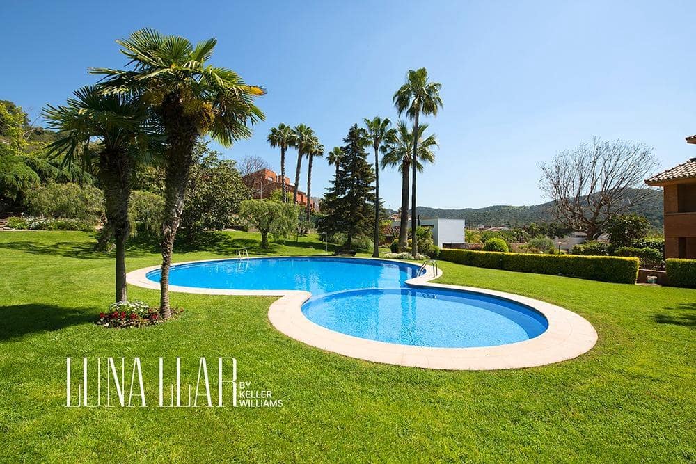 5 soveværelse Semi-Rækkehus til salg i Sant Just Desvern med swimmingpool - € 1.290.000 (Ref: 8986038)