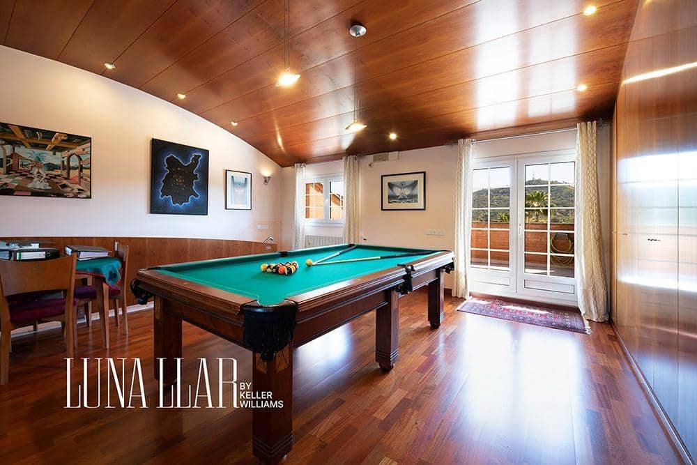 5 soveværelse Semi-Rækkehus til salg i Sant Just Desvern med swimmingpool - € 1.290.000 (Ref: 8986038)