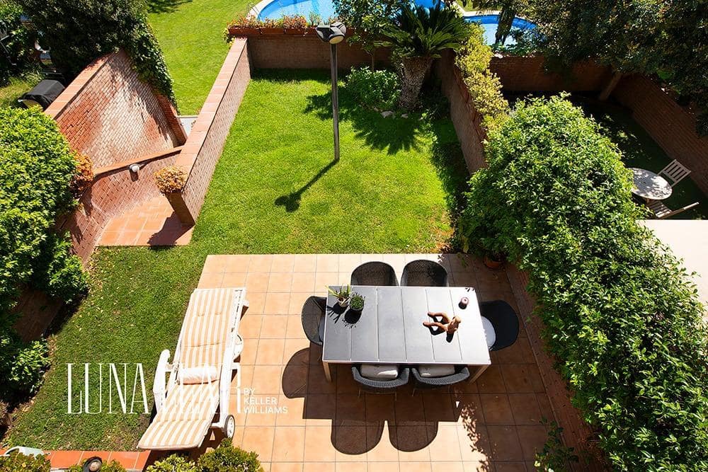 5 soveværelse Semi-Rækkehus til salg i Sant Just Desvern med swimmingpool - € 1.290.000 (Ref: 8986038)