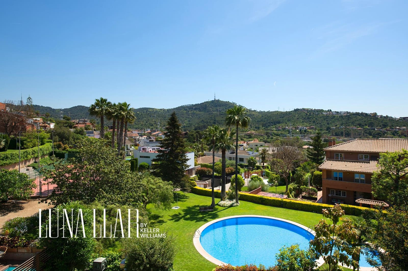 5 soveværelse Semi-Rækkehus til salg i Sant Just Desvern med swimmingpool - € 1.290.000 (Ref: 8986038)