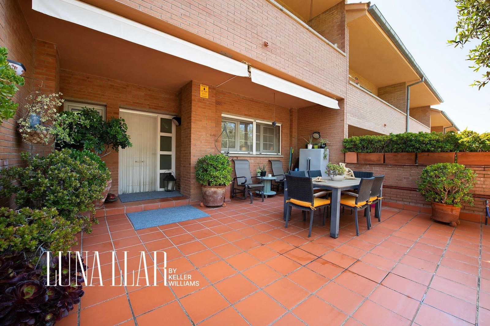 5 soveværelse Semi-Rækkehus til salg i Sant Just Desvern med swimmingpool - € 1.290.000 (Ref: 8986038)