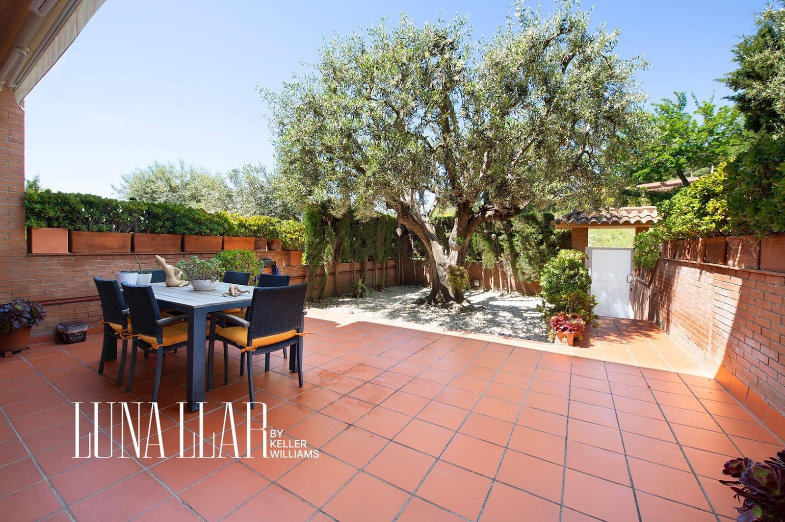 5 soveværelse Semi-Rækkehus til salg i Sant Just Desvern med swimmingpool - € 1.290.000 (Ref: 8986038)