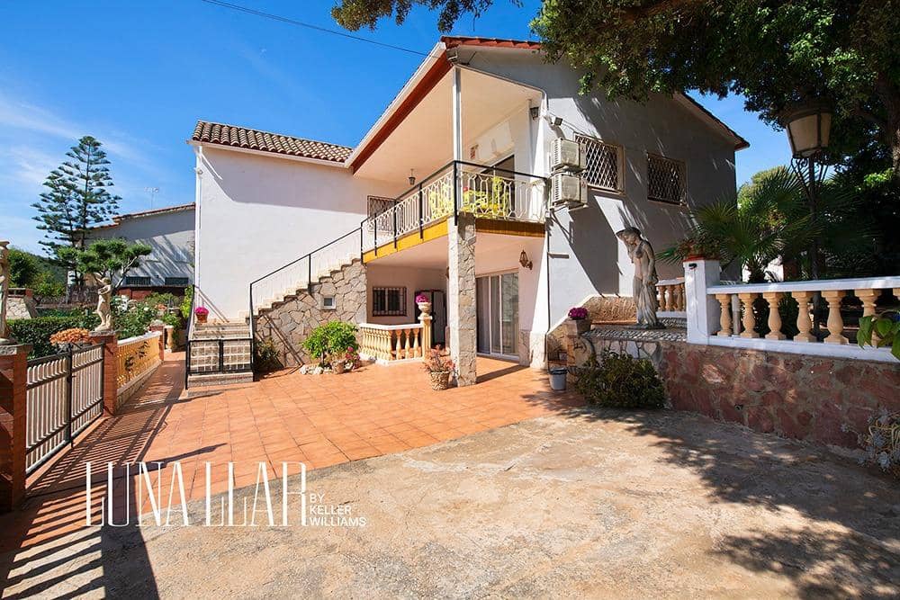 5 soveværelse Villa til salg i Gava - € 860.000 (Ref: 9026902)