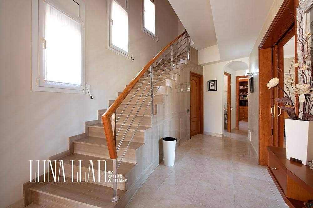 6 soveværelse Villa til salg i Calafell med swimmingpool - € 850.000 (Ref: 9029615)